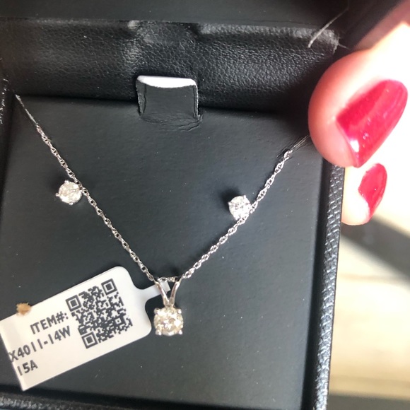 SOLD ❌ NWT 2 piece diamond set earrings & necklace - Picture 4 of 5